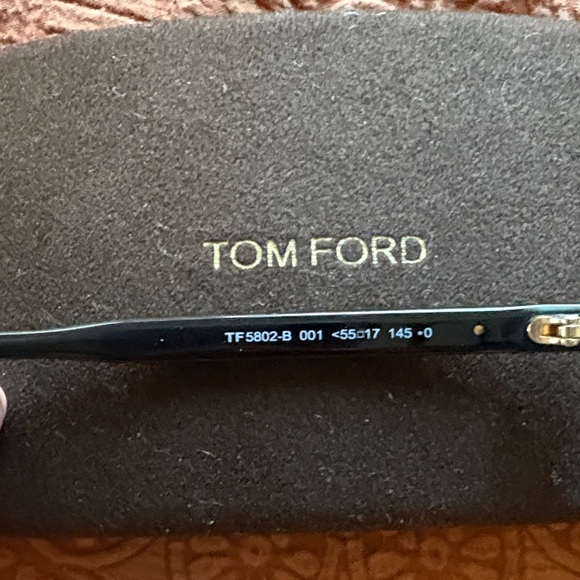 Tom Ford FT5802B-001 Eyeglasses w/case - Picture 2 of 5